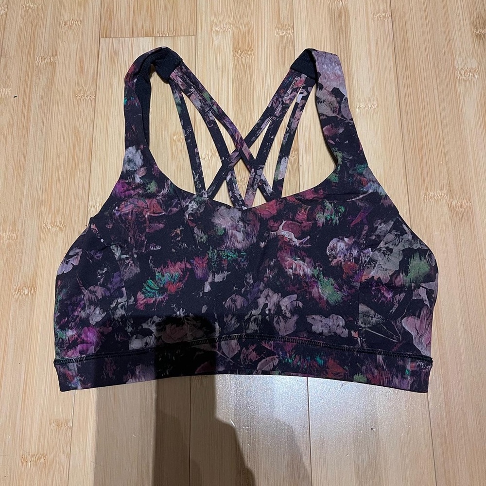 Lululemon sports bra